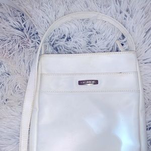 Evan picone white should bag